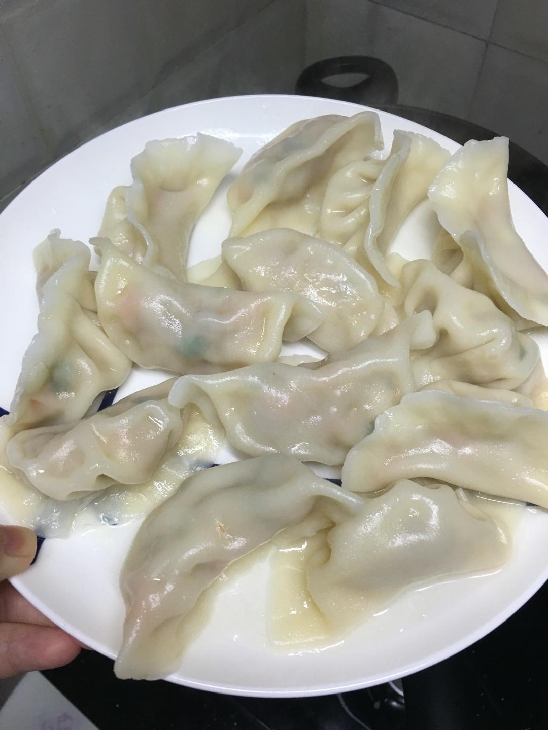 胡萝卜大葱虾肉饺的做法