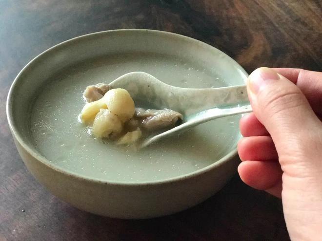 小满汤：山药莲子猪肚汤的做法