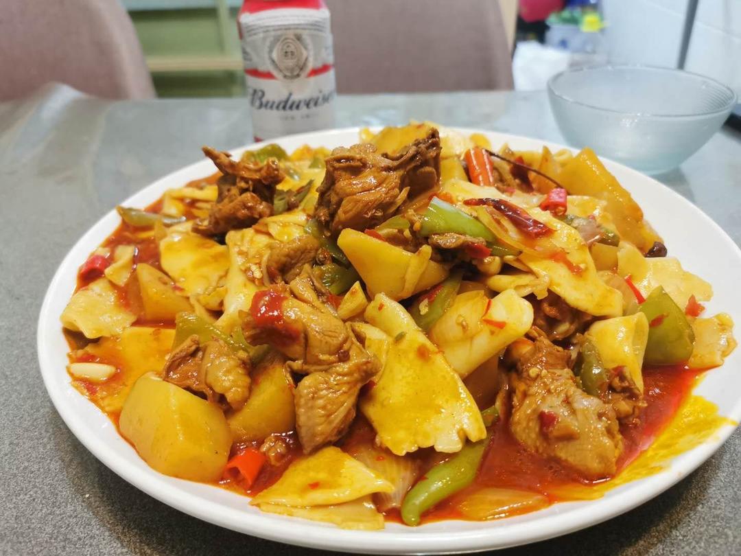 家常大盘鸡加手擀宽面