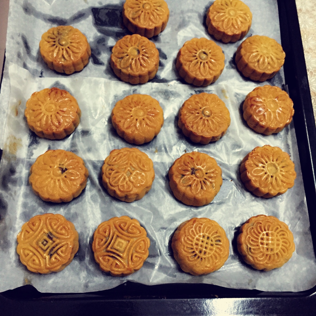 广式月饼——蛋黄莲蓉月饼