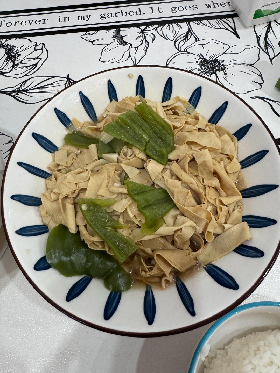 不用厨艺的尖椒干豆腐