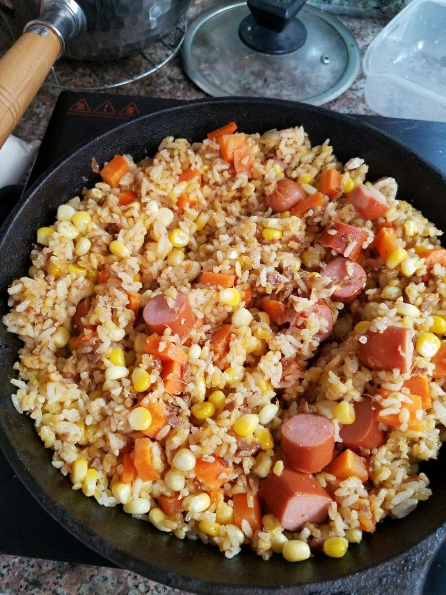 辣金枪鱼泡菜炒饭