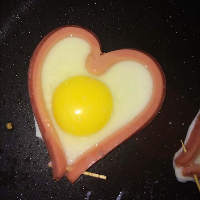 爱心火腿蛋的做法