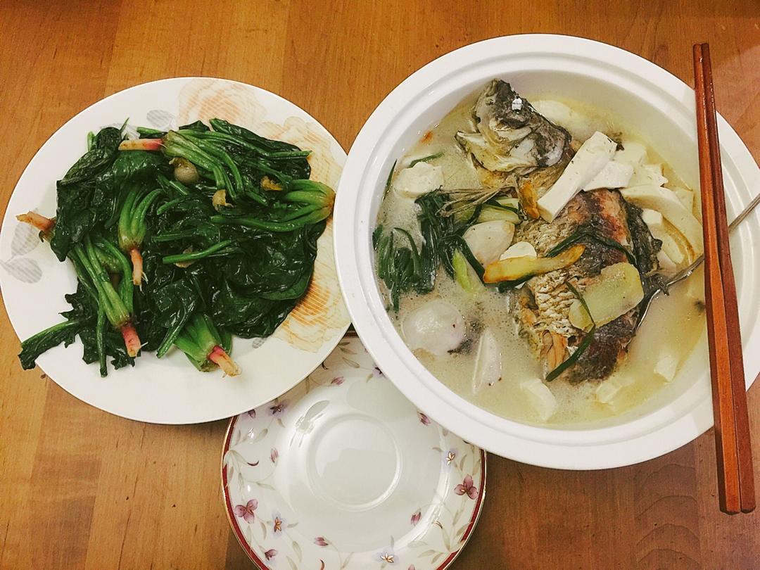 鲫鱼豆腐汤
