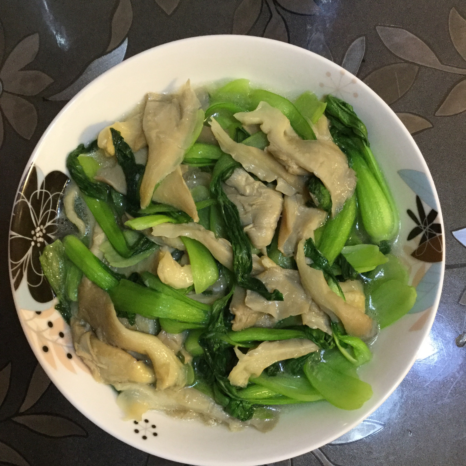 平菇炒青菜
