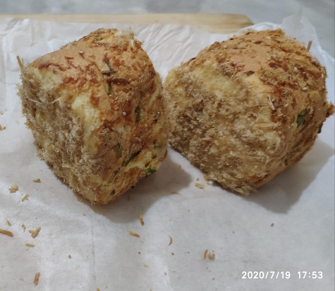 香葱肉松蛋糕卷（这是一个步骤超级详细的视频菜谱）
