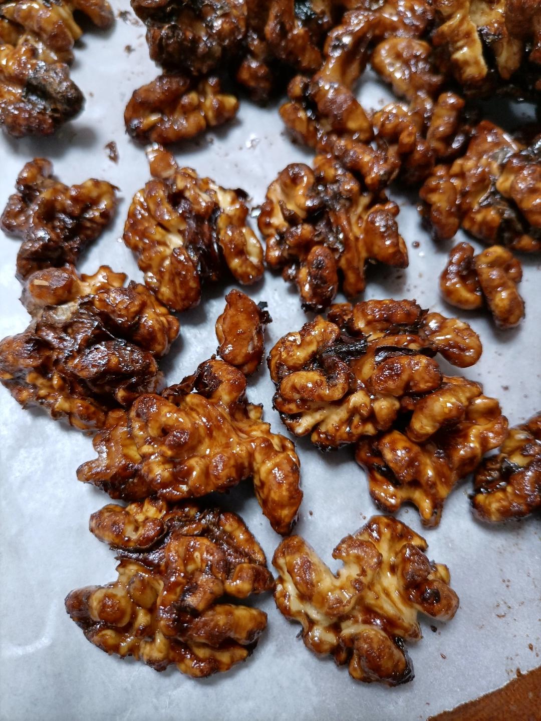 咔呲咔呲的琥珀桃仁（无油烤箱）