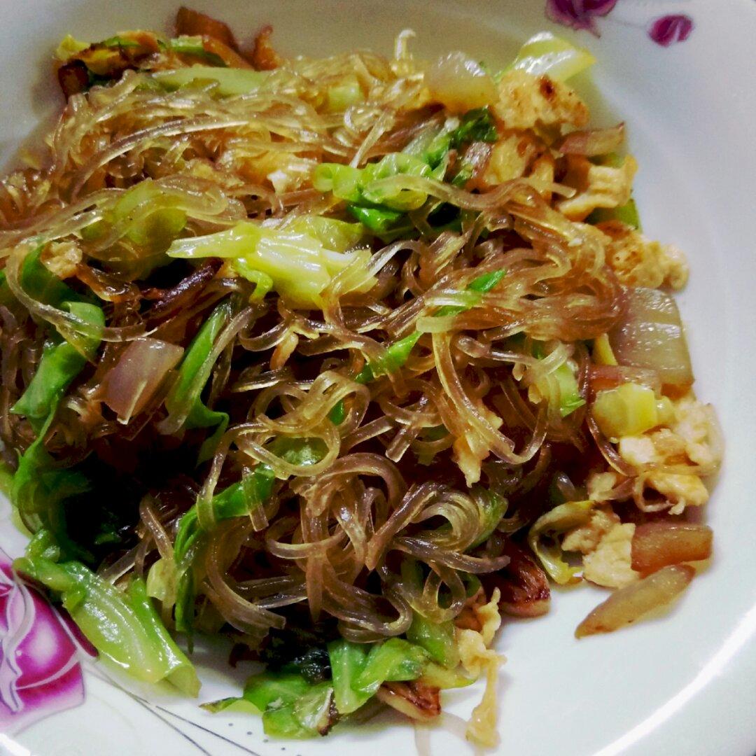 包菜粉丝炒鸡蛋