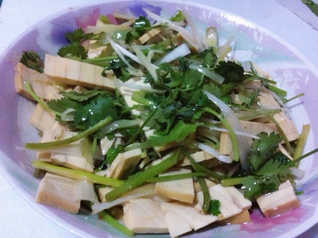 芹菜拌香干