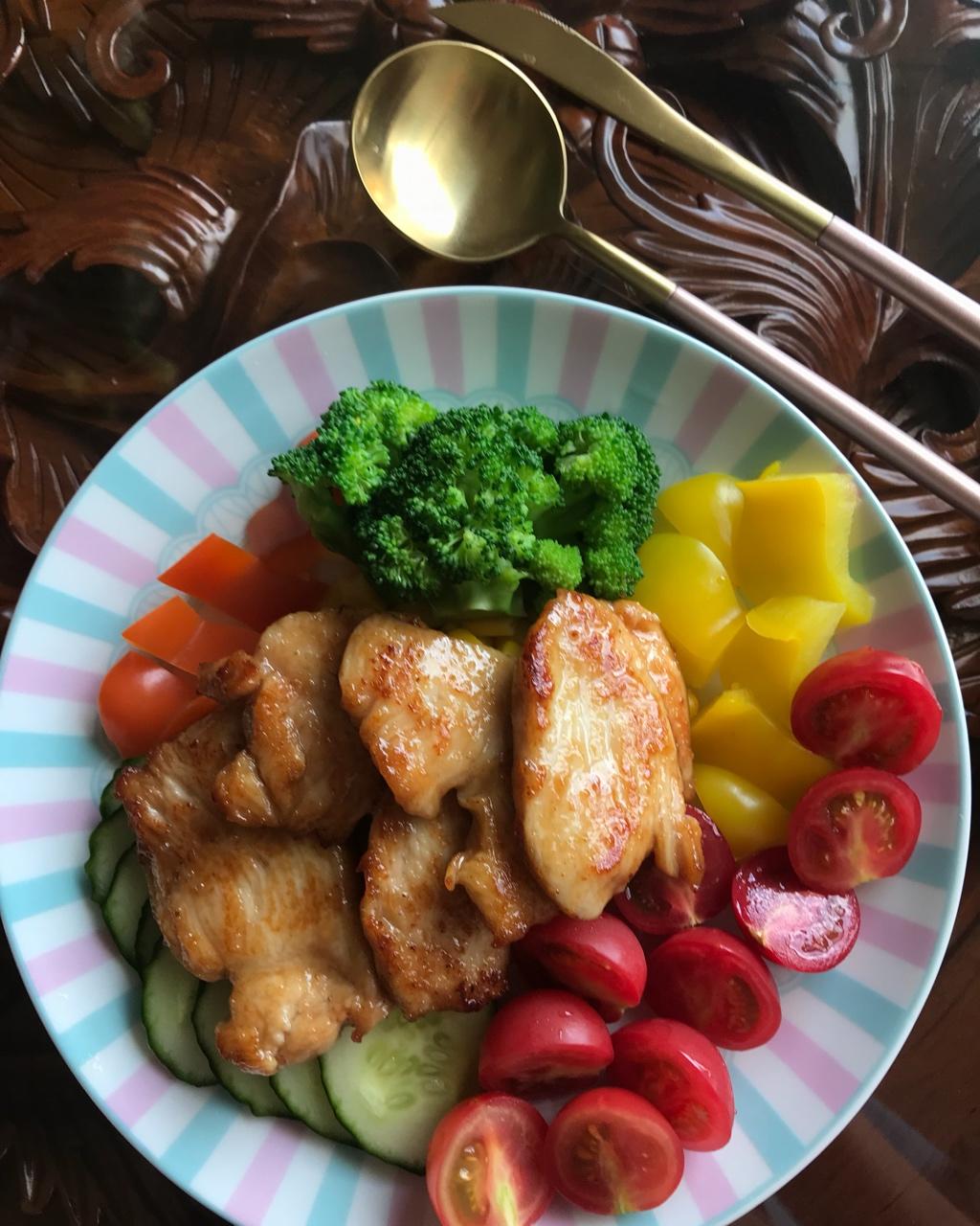 泰式甜辣鸡肉沙拉
