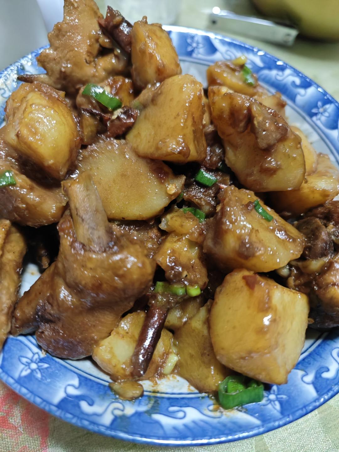 土豆炖鸡块