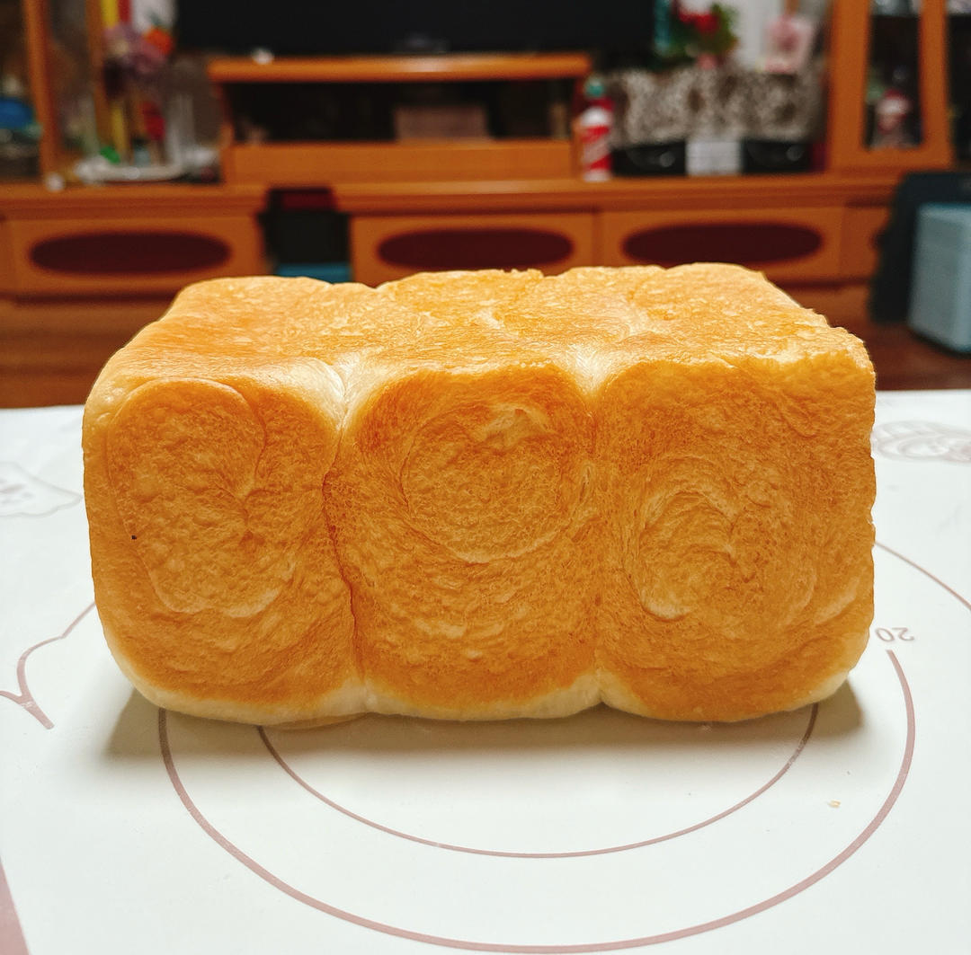 奶香纯粹的重料淡奶油吐司