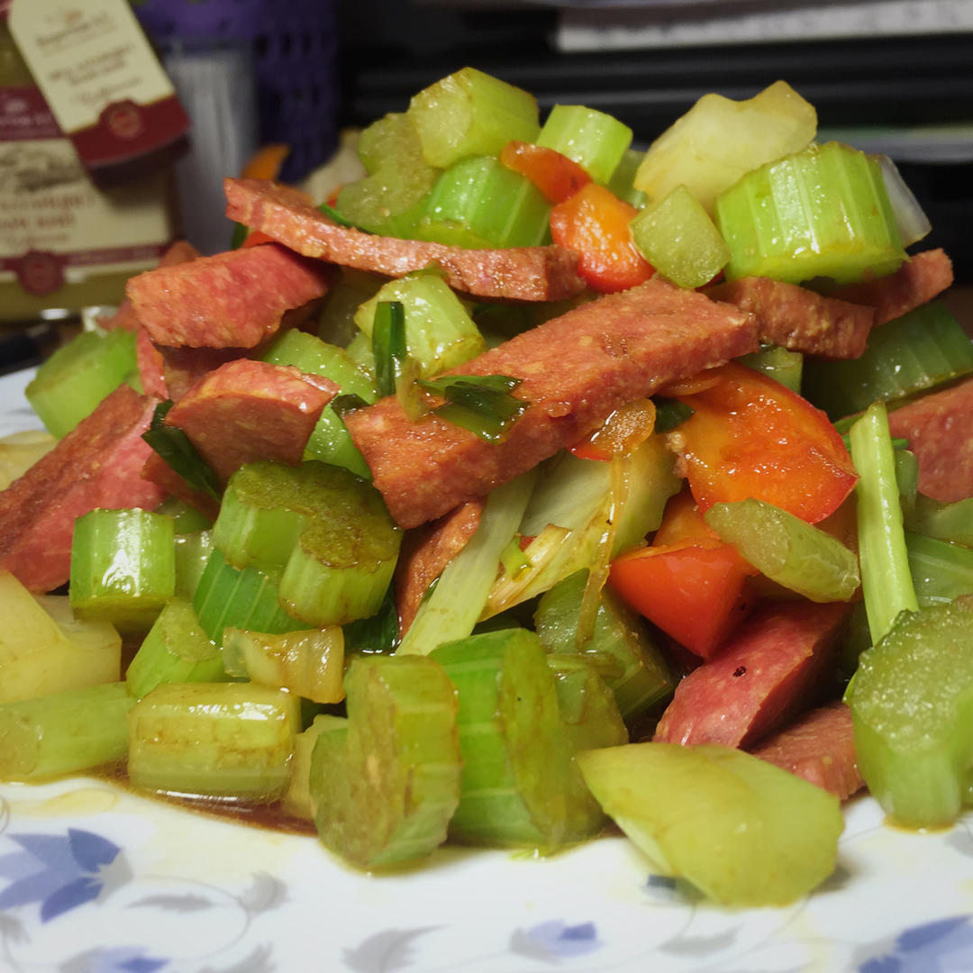 芹菜炒肉