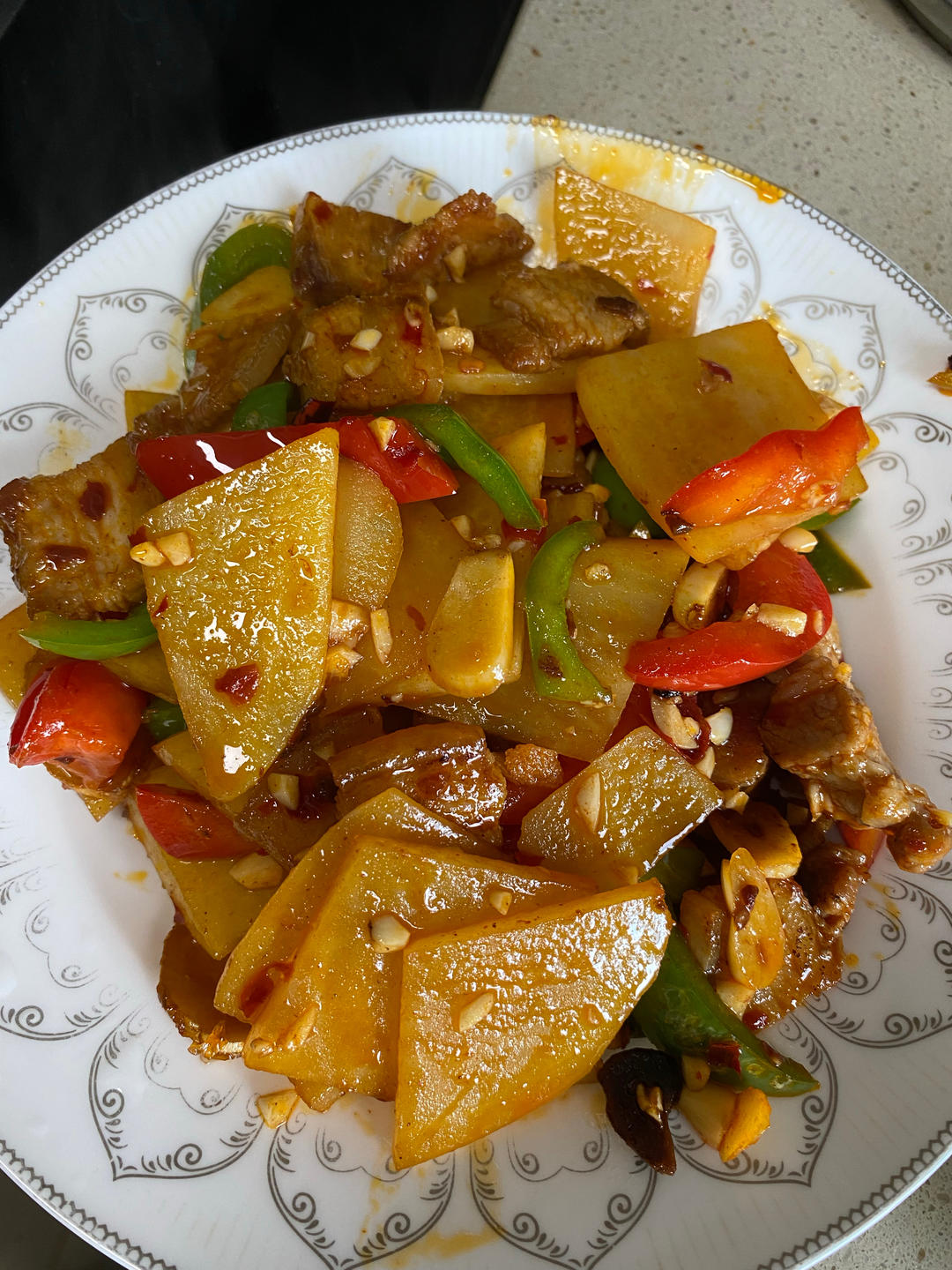 五花肉干煸土豆片