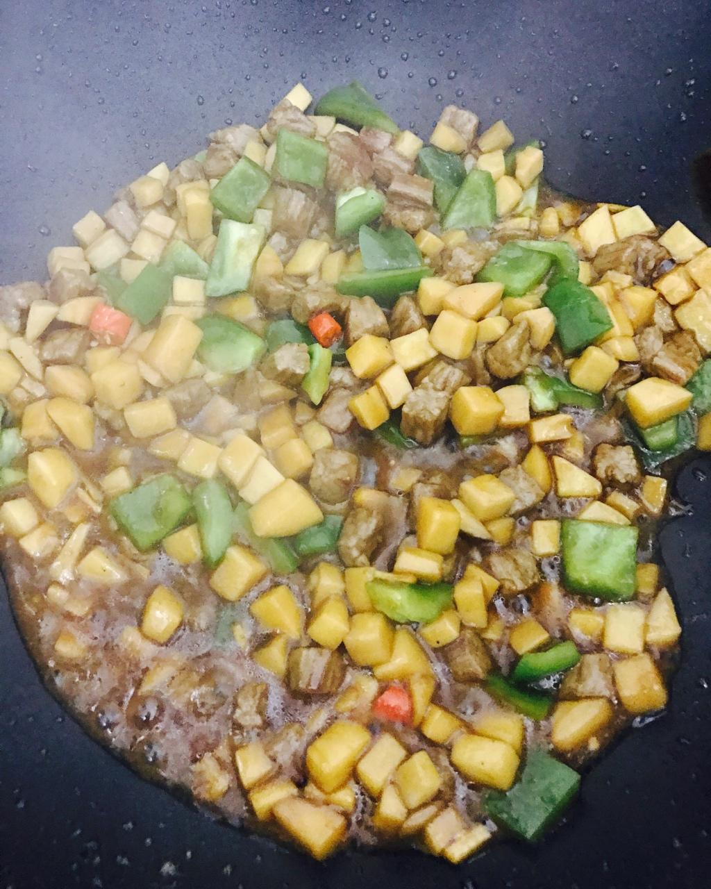 家常菜~杏鲍菇烧牛肉粒