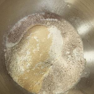 黑麦坚果欧包（无糖无油）的做法 步骤1