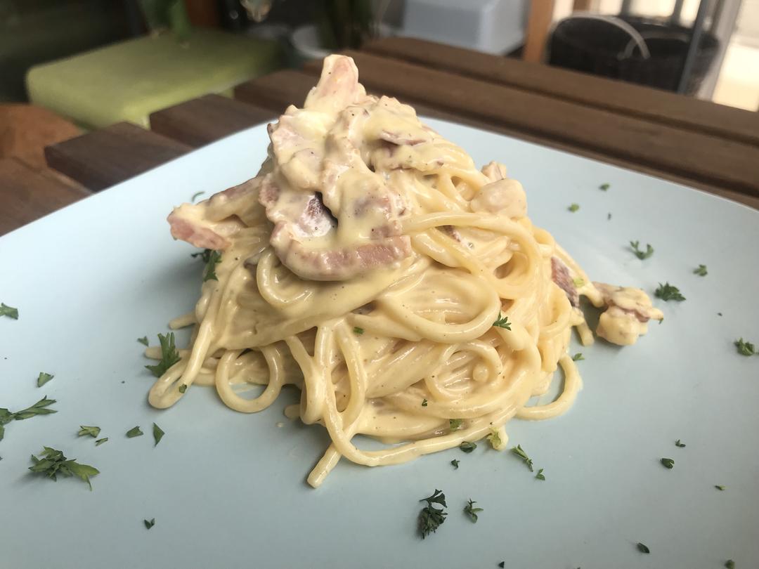 奶油培根意大利面spspaghettii carbornara的做法