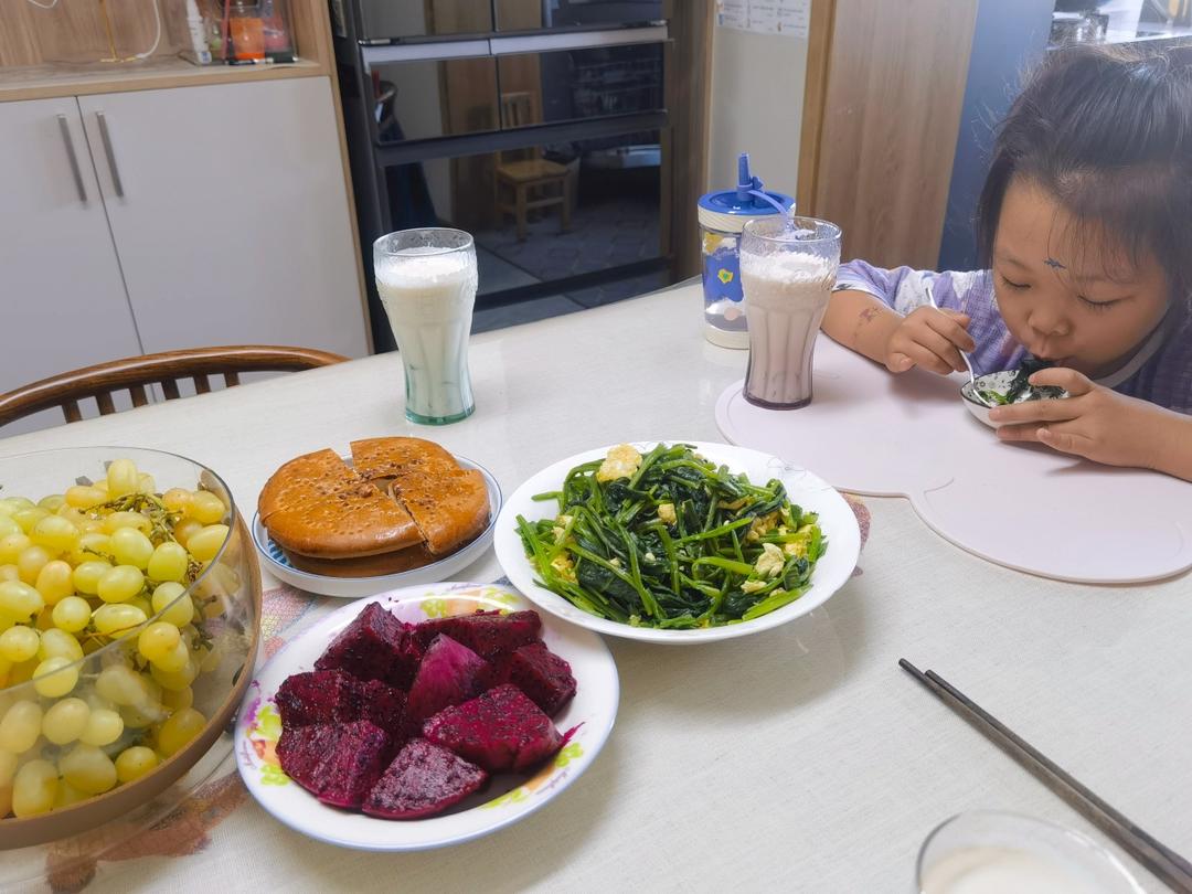 菠菜炒鸡蛋