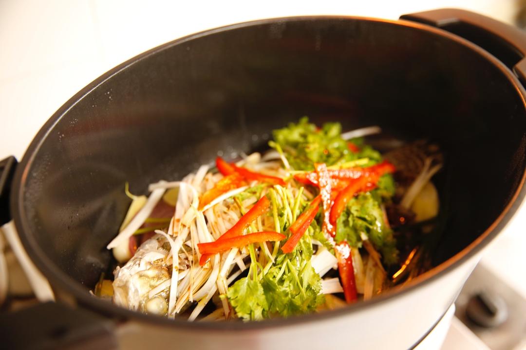 无水蒸桂鱼 酷酷锅的做法