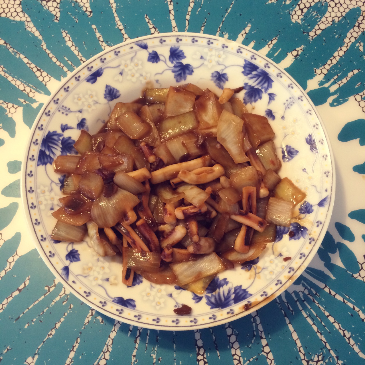 洋葱酱爆鱿鱼须