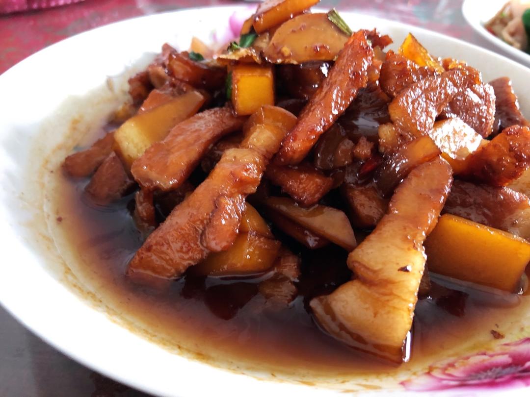 厨师长教你：“红烧肉”的家常做法，肉香四溢肥而不腻