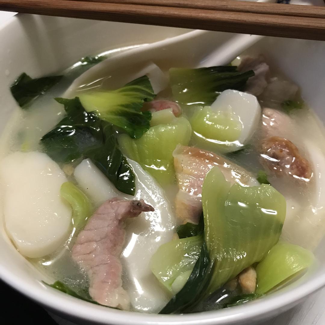 家的味道：青菜肉丝年糕汤