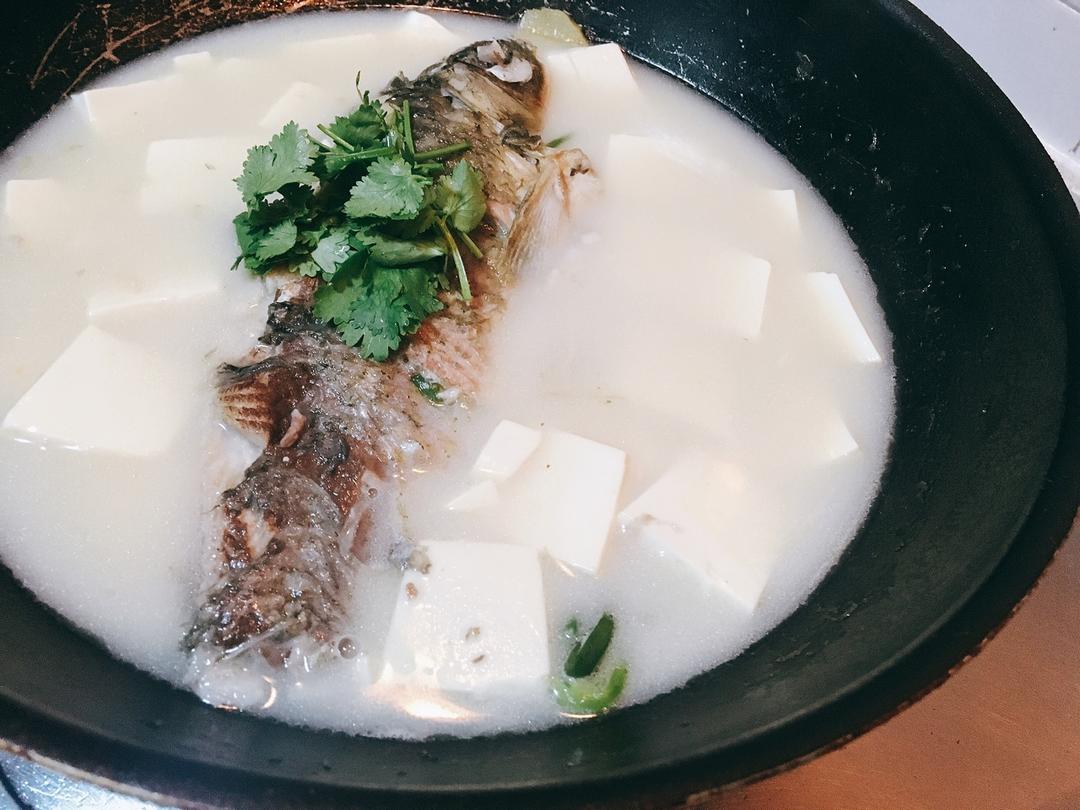 鲫鱼豆腐汤
