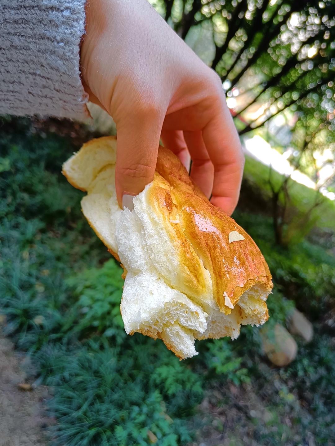 杏仁奶酥面包