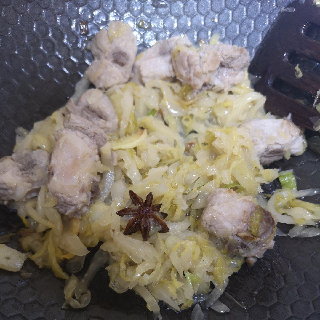 东北炖 之 大骨酸菜