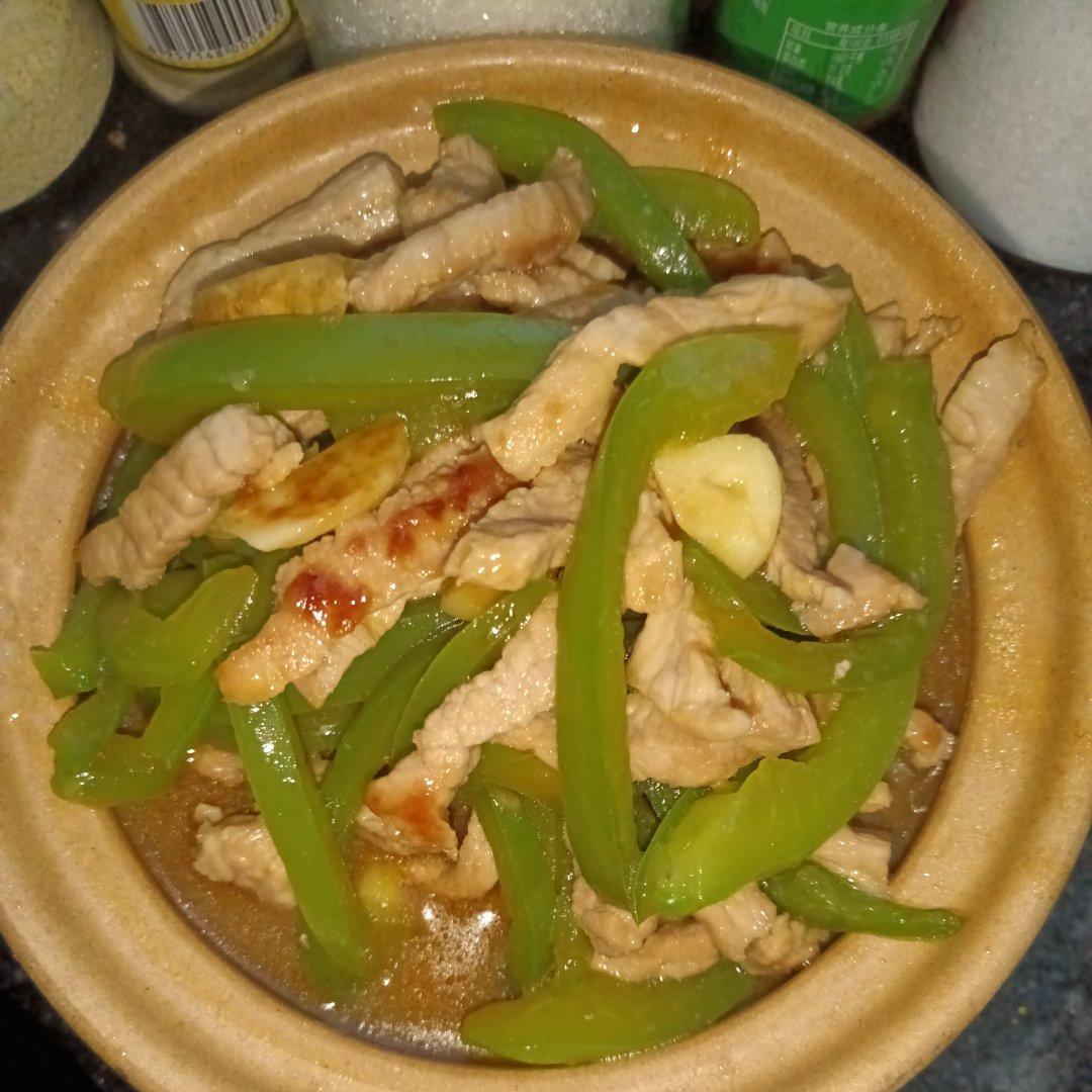 青椒肉丝，这样炒太好吃了。