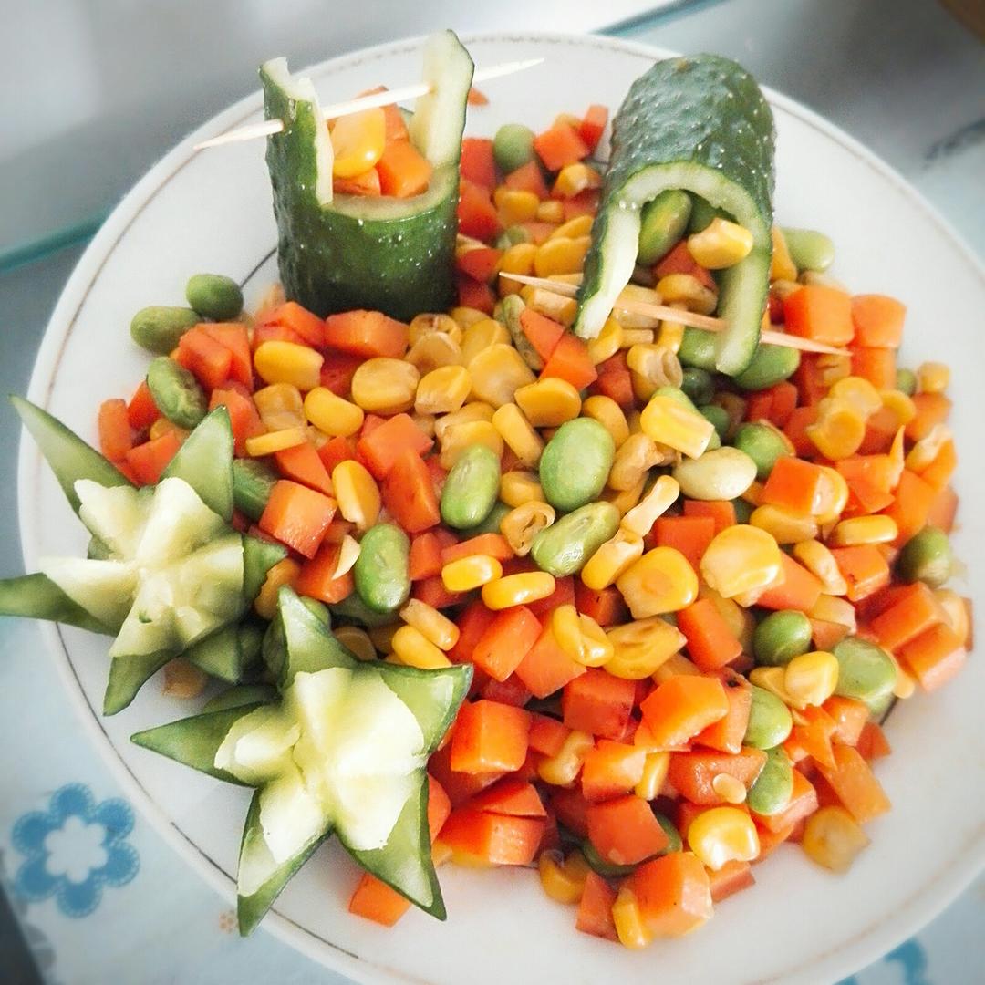 蔬果杂烩黄瓜桶