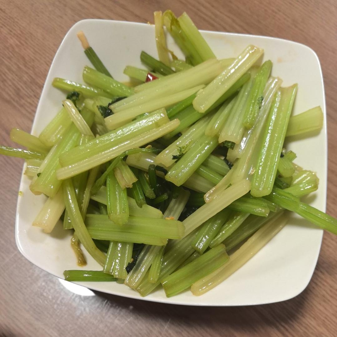 素炒芹菜
