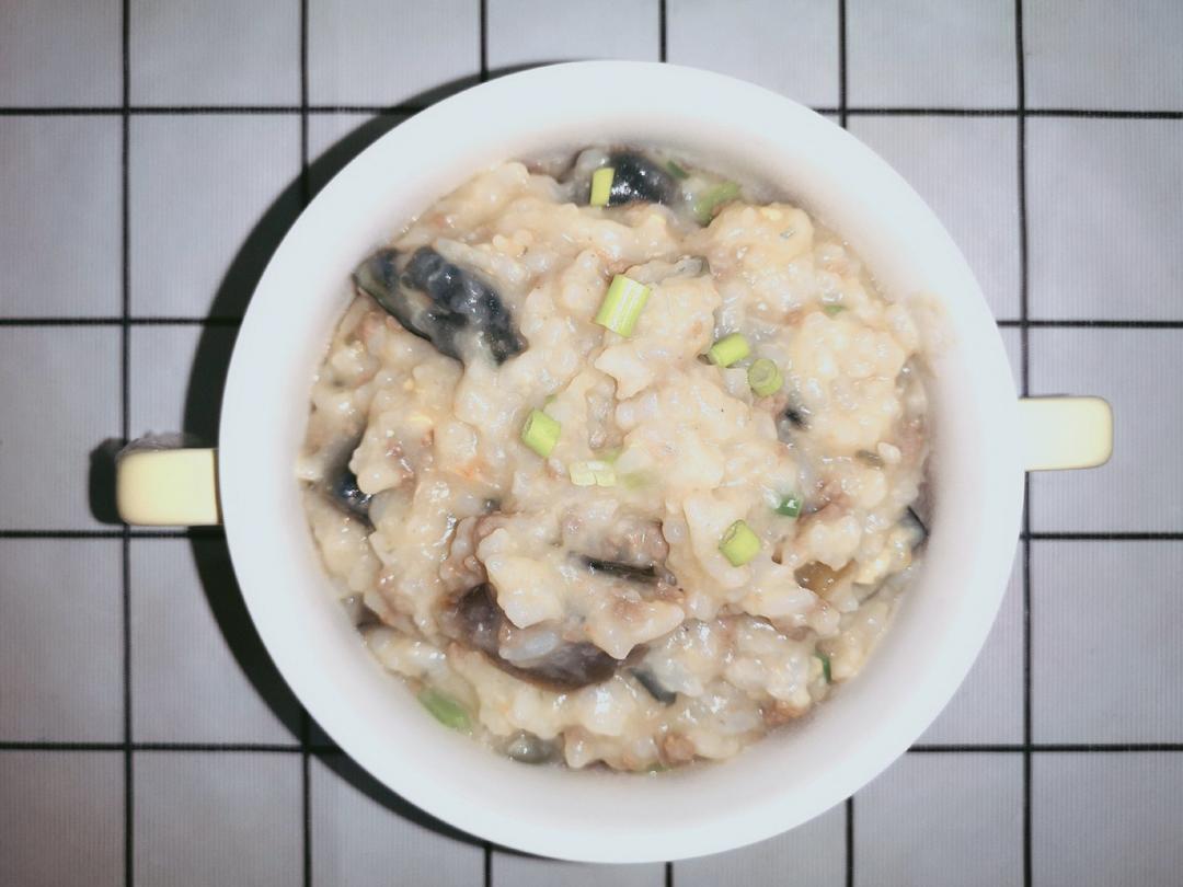 堂妈小厨——超好喝的皮蛋瘦肉粥