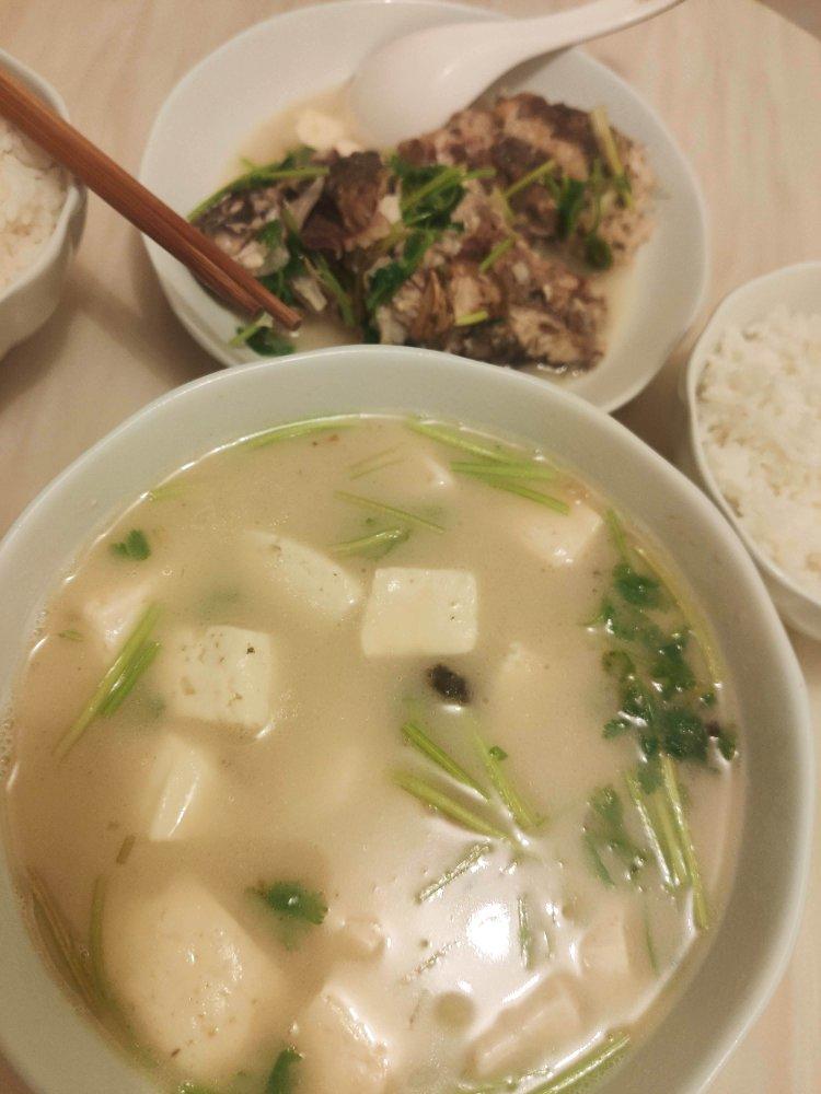 鲫鱼豆腐汤