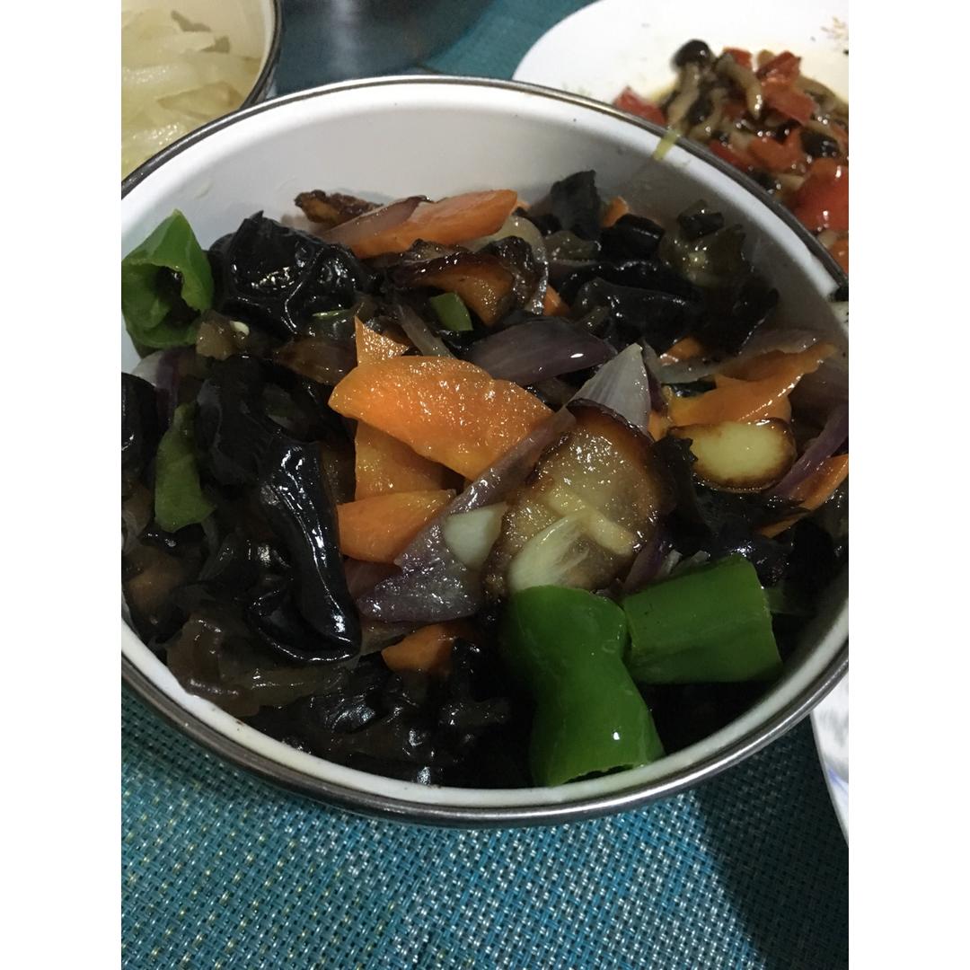 胡萝卜蒜苗炒腊肉