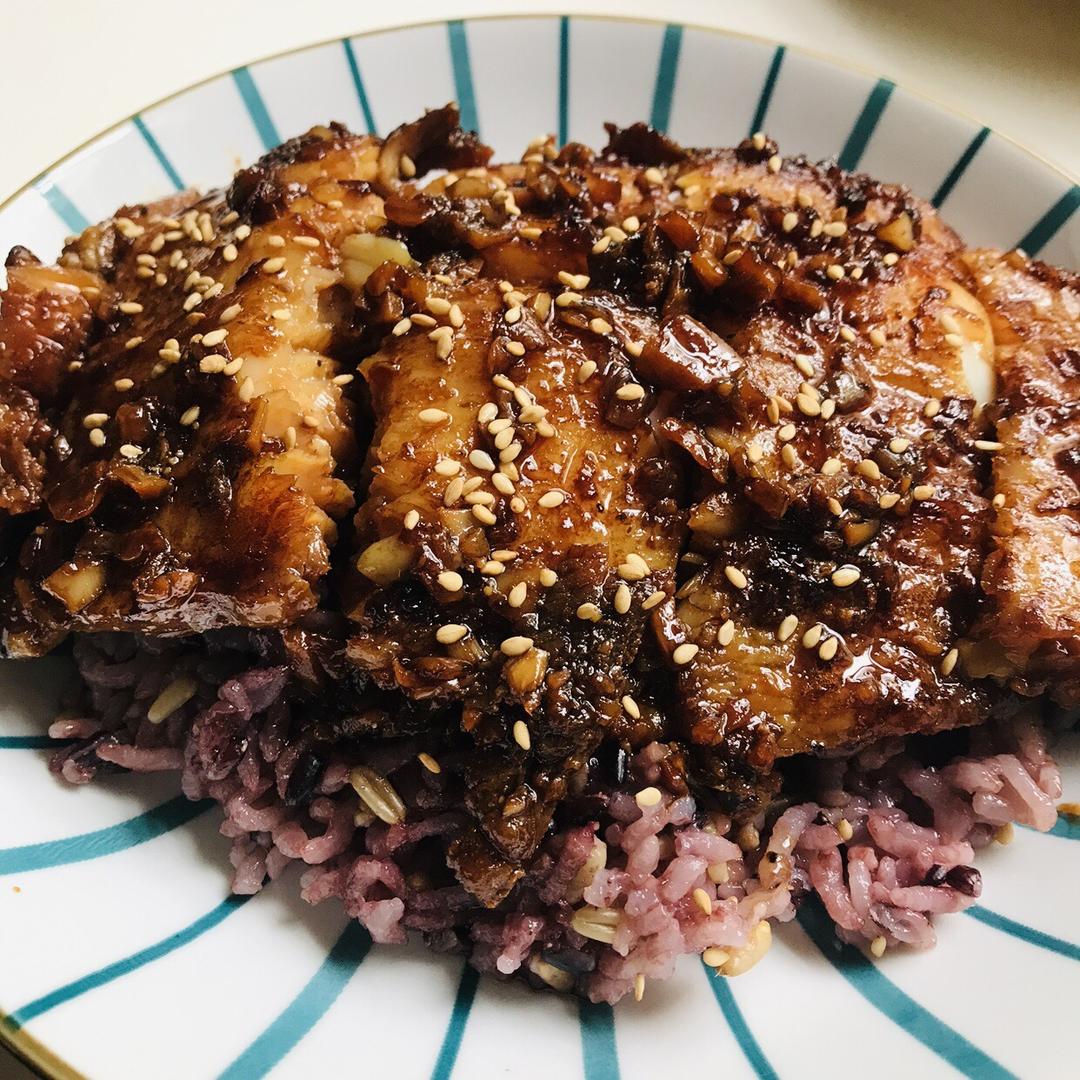 蜜汁巴沙鱼盖饭