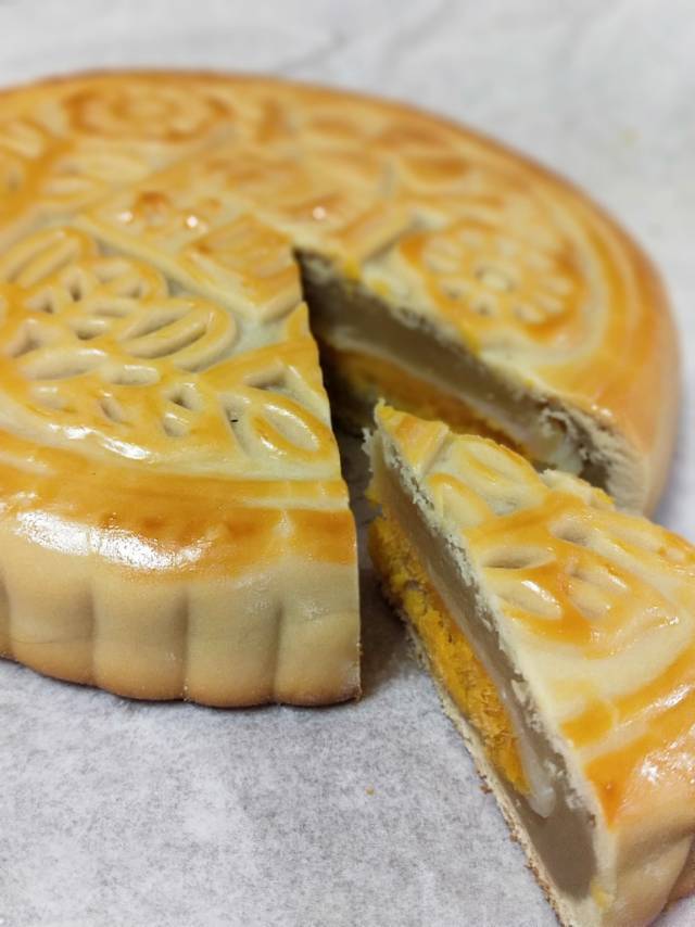 《Tinrry+》教你做广式大月饼（芋泥+麻薯+咸蛋黄肉松）