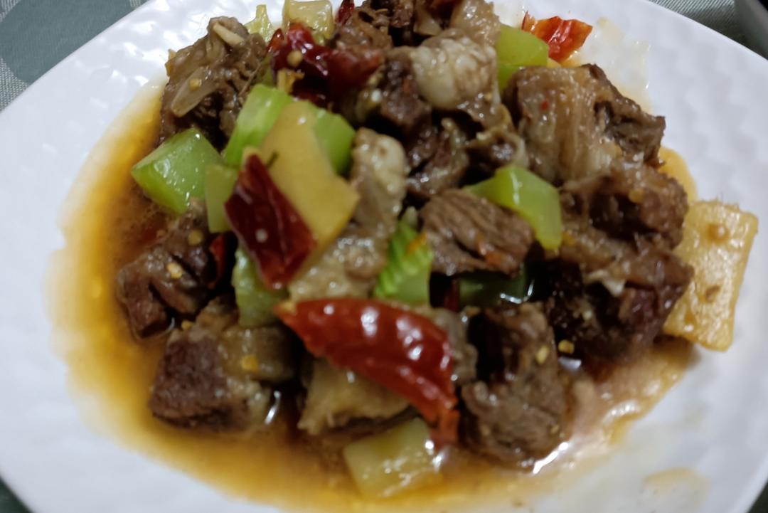 莴苣牛腩