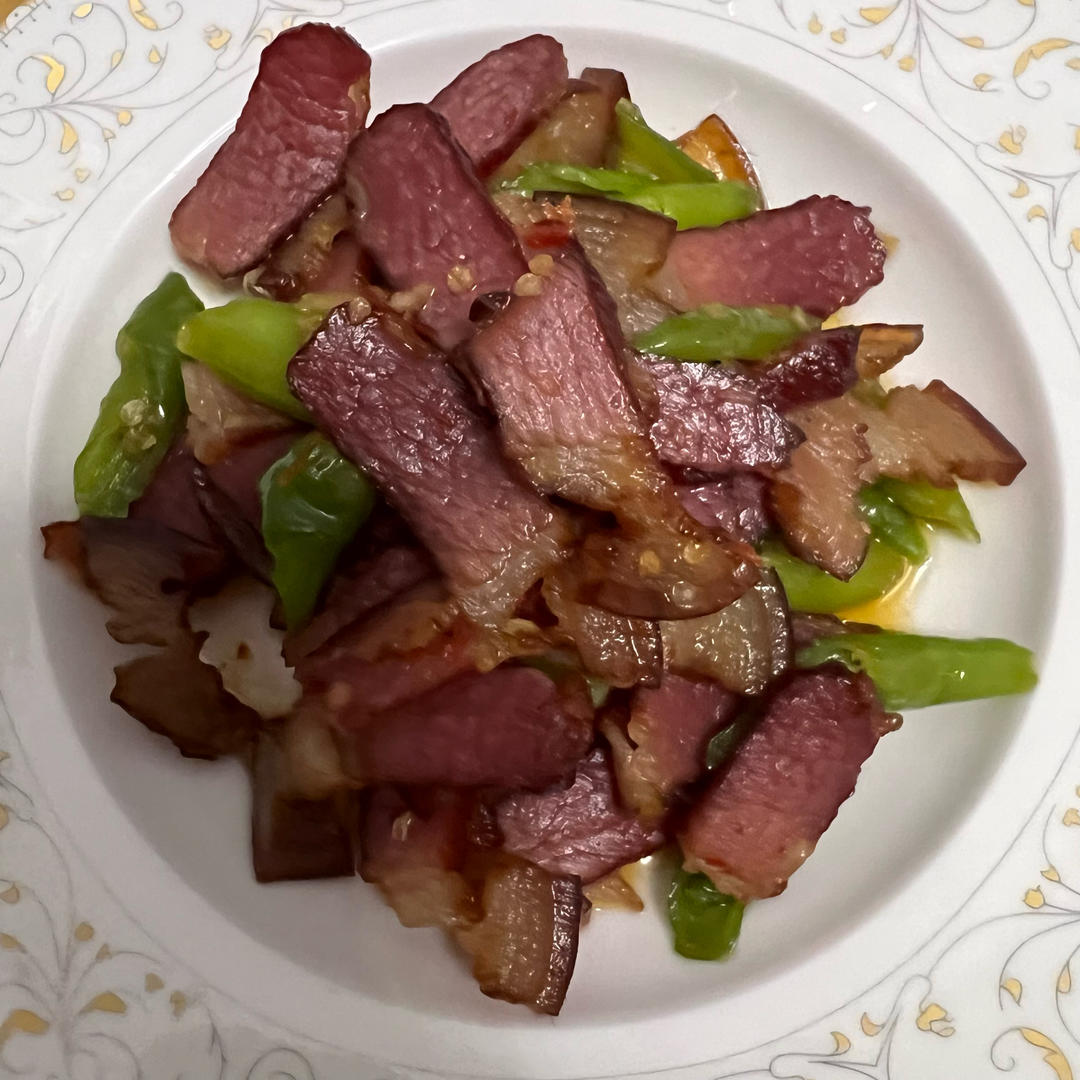 腊肉爆炒青椒