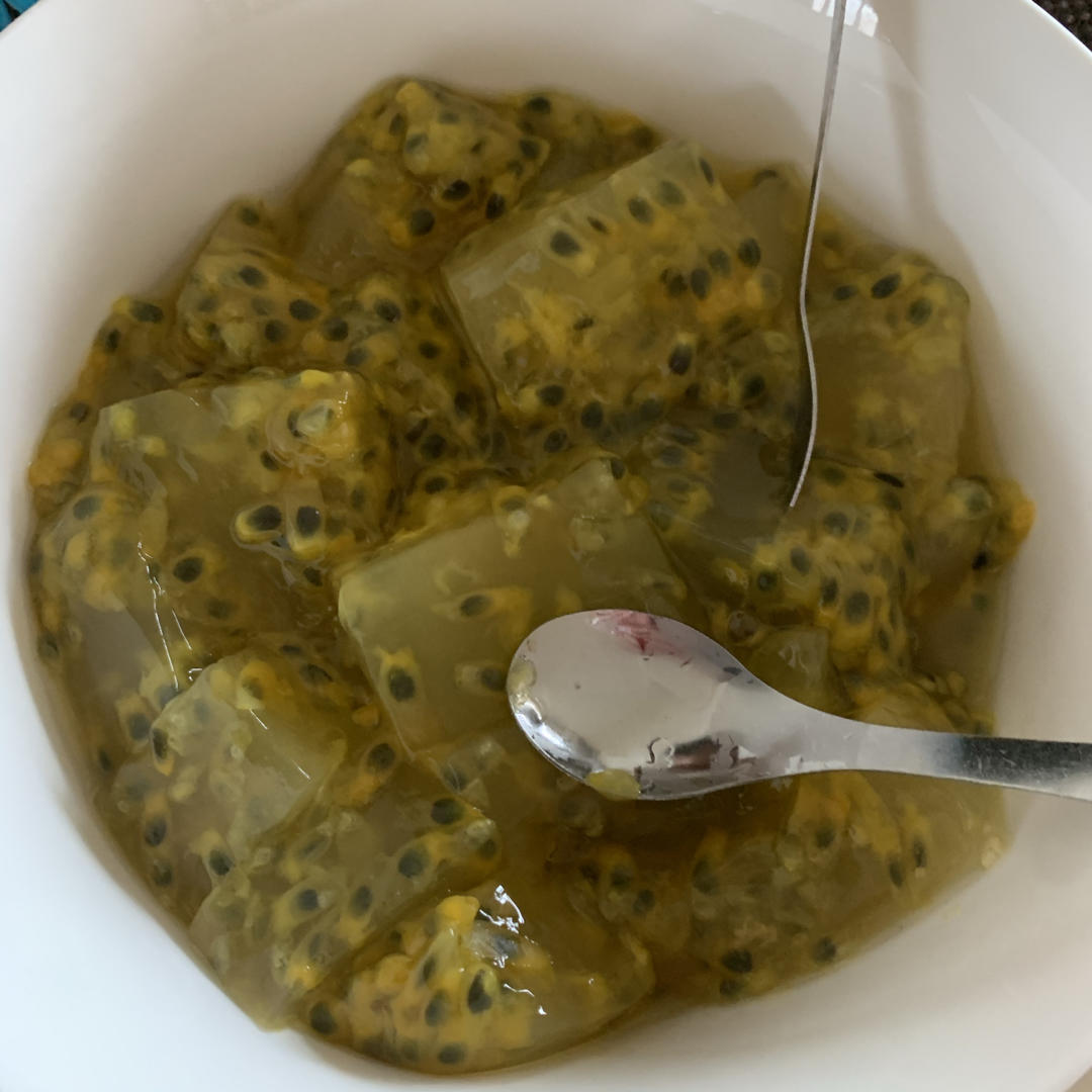 夏日必吃❗️酸甜可口，清凉解暑的百香果果冻