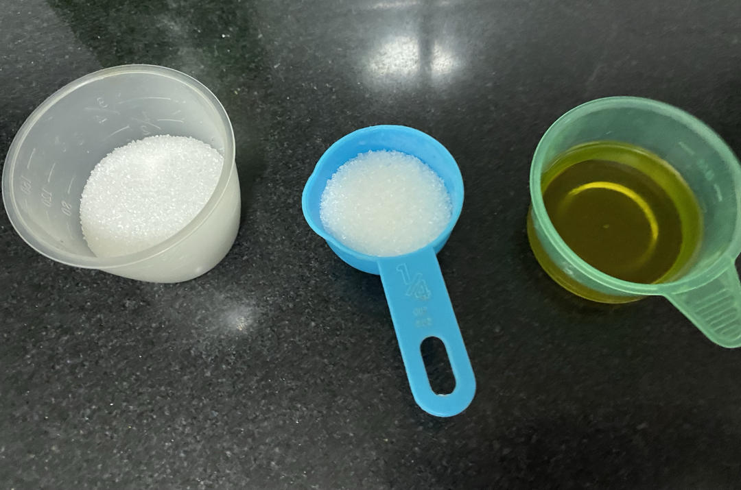 烤箱做蛋糕（戚风蛋糕的做法）