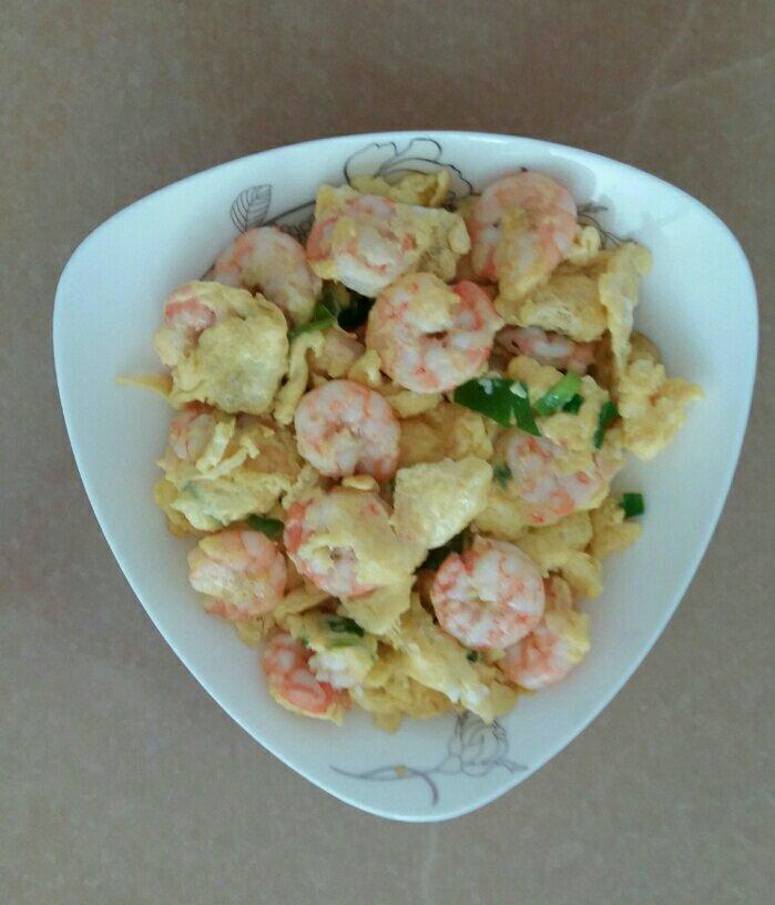 厨师长教你：“虾仁滑蛋”的家常做法，充满嫩滑饱满的口感