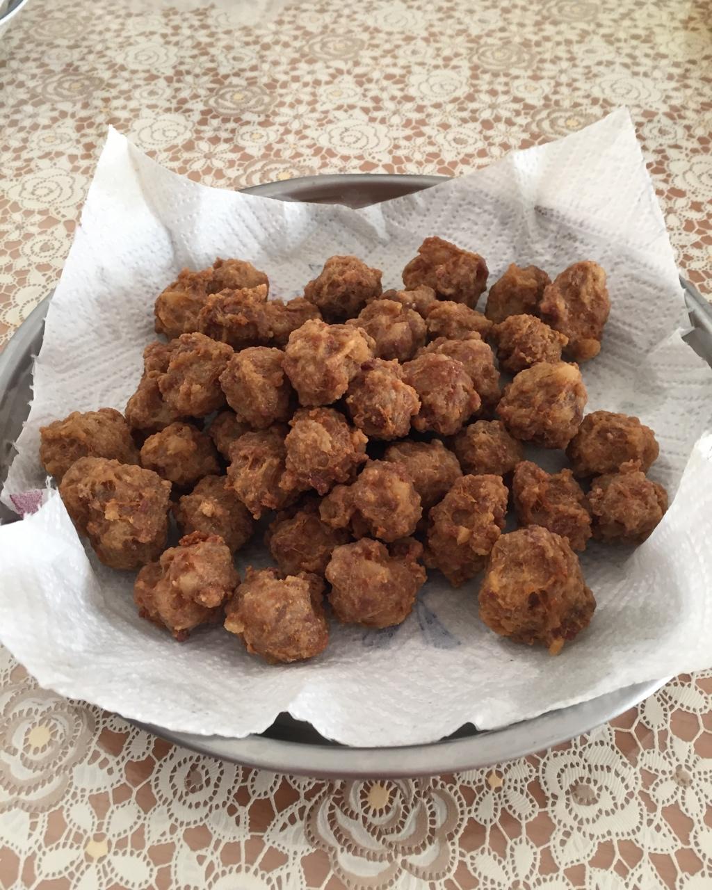 自制油炸肉丸子