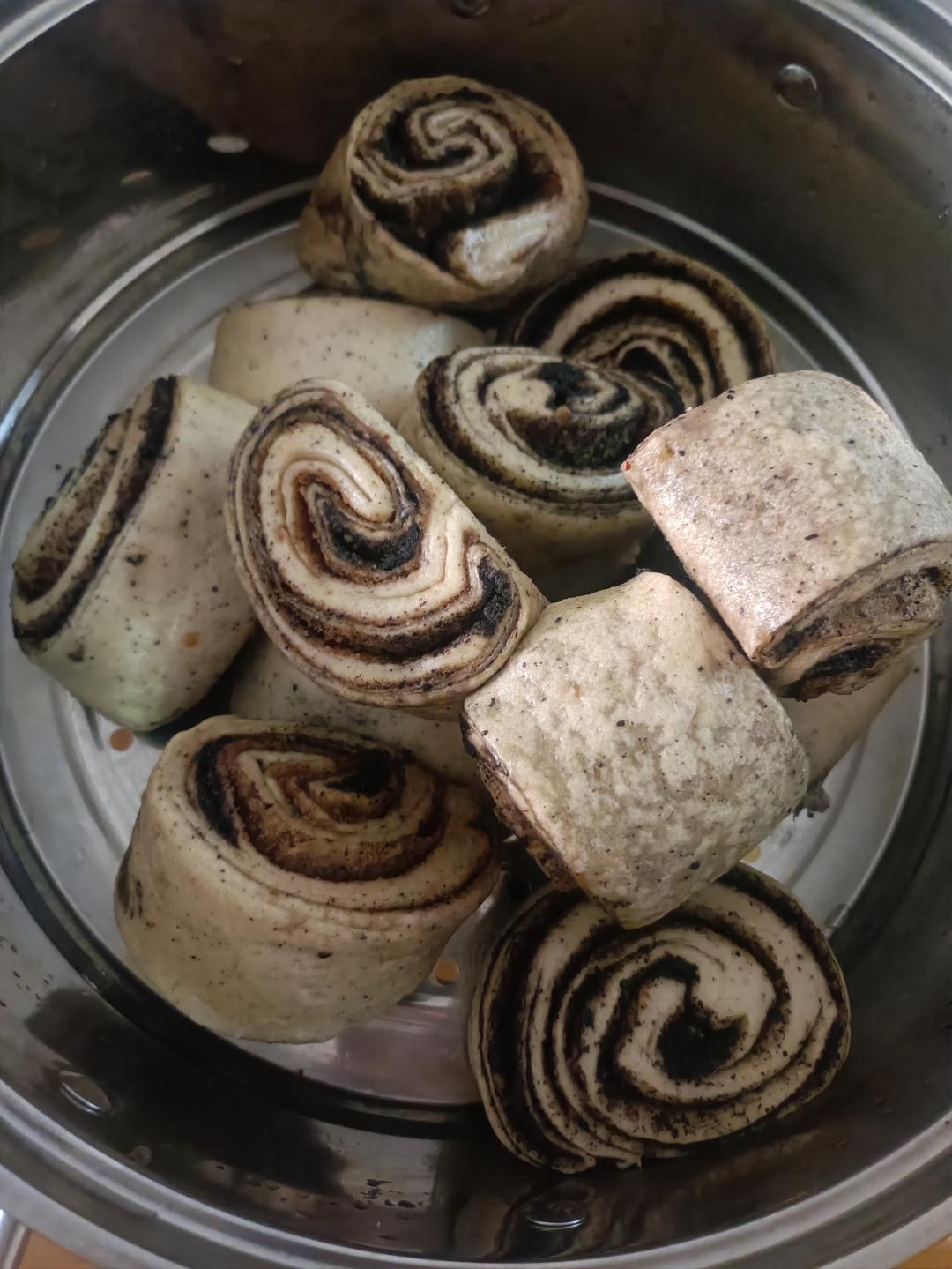 芝麻红枣黑豆奶香馒头卷