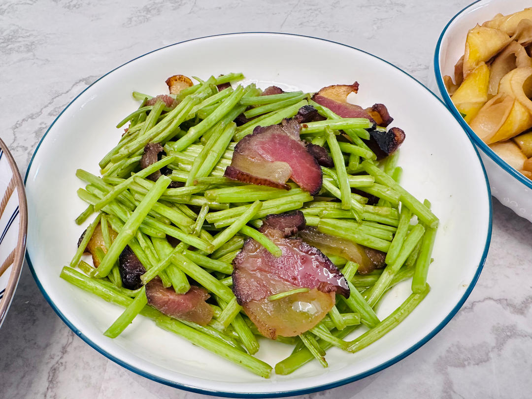 芦蒿炒腊肉