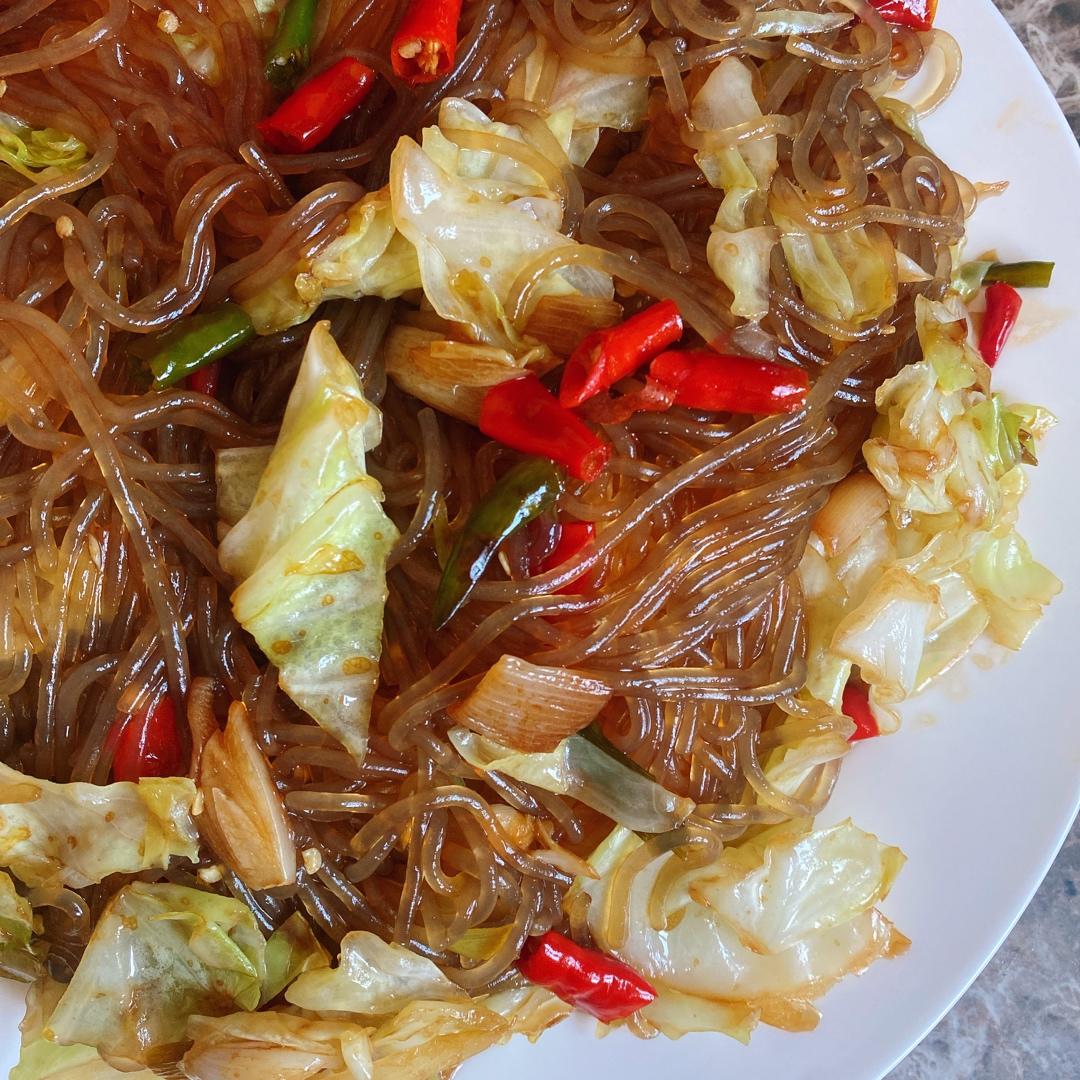 最近爱吃粉丝粉条～包菜炒粉丝
