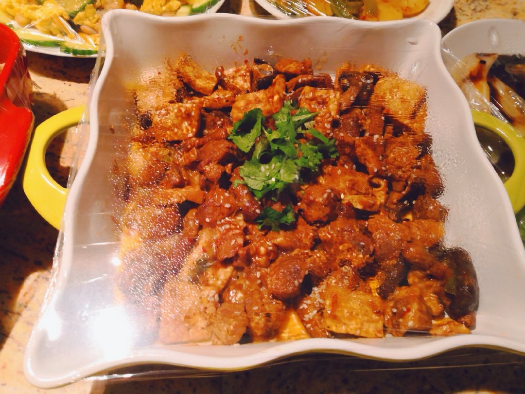 豆腐煎焖五花肉