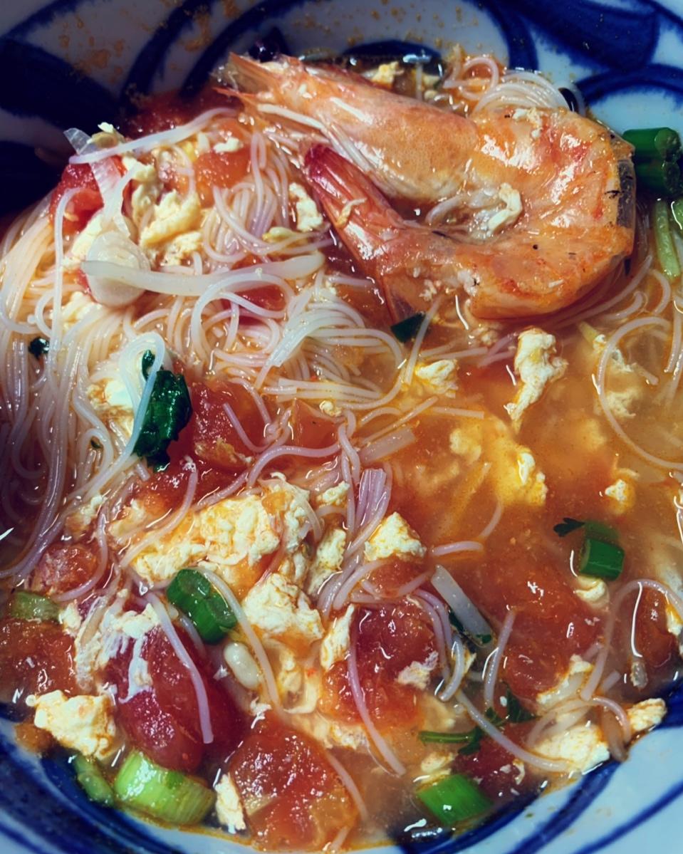 西红柿鸡蛋挂面汤