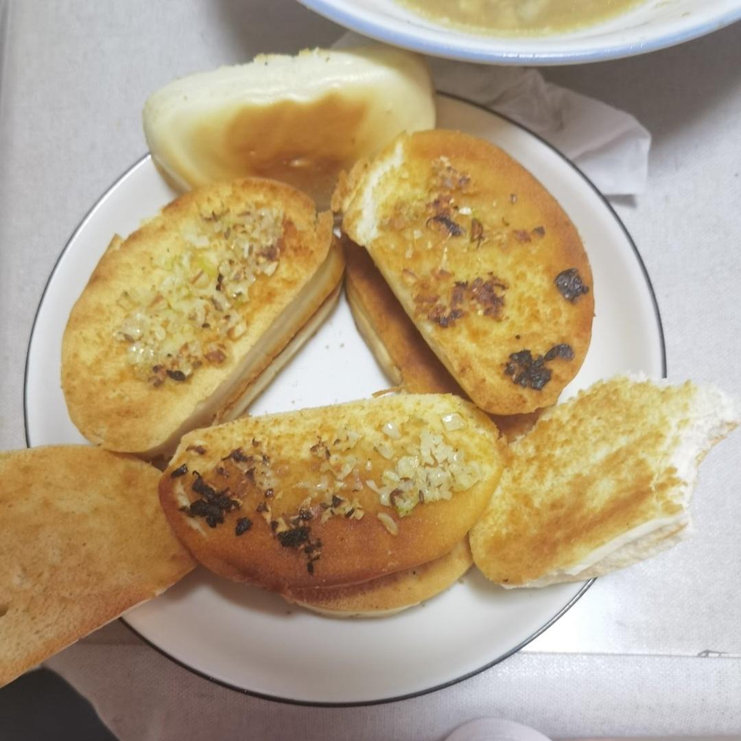 蒜香馒头片