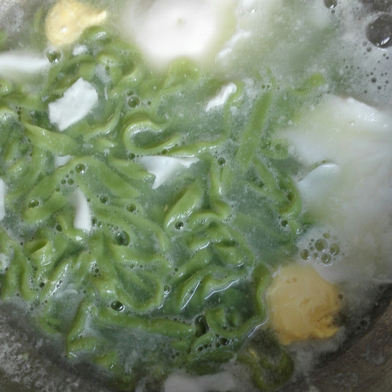 菠菜手擀面